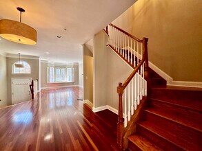 25 MALLARD Pl in Secaucus, NJ - Building Photo - Building Photo