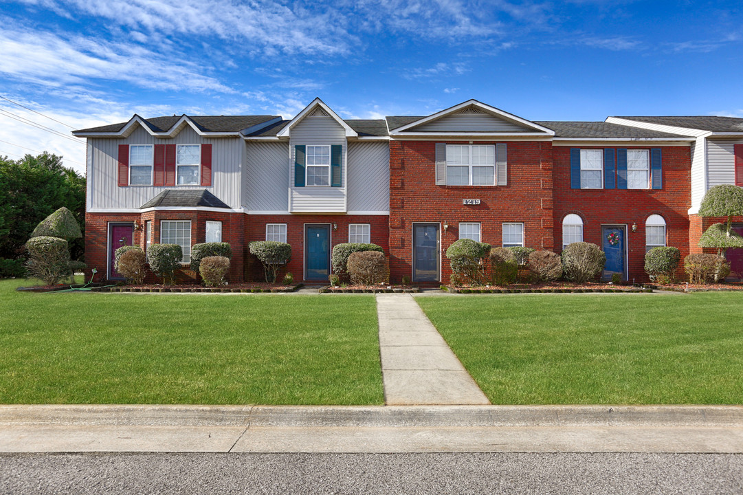 Huntington Place Townhomes in Decatur, AL - Building Photo