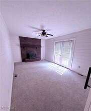 6686 Hythe St NW in Canton, OH - Building Photo - Building Photo