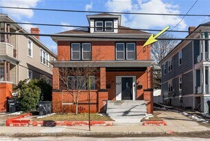 437 Charles St in Providence, RI - Building Photo