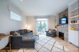 1708 King George Blvd in Surrey, BC - Building Photo - Building Photo