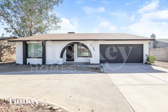 property at 2733 W Villa Rita Dr