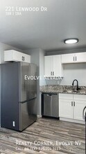 221 Lenwood Dr in Sparks, NV - Building Photo - Building Photo