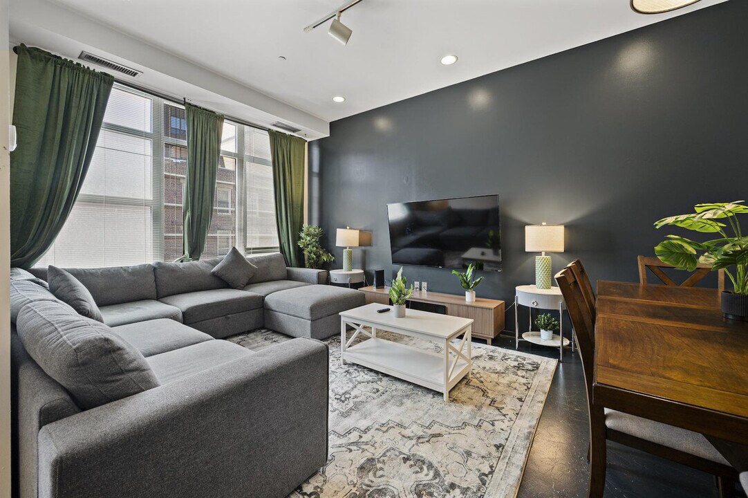 160 E Berkeley St in Boston, MA - Building Photo