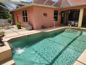 18241 Plumbago Ct in Lehigh Acres, FL - Foto de edificio - Building Photo