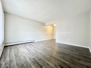 1350 Kendall St SE in Grand Rapids, MI - Foto de edificio - Building Photo