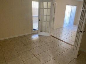 643 Executive Center Dr in West Palm Beach, FL - Building Photo - Building Photo