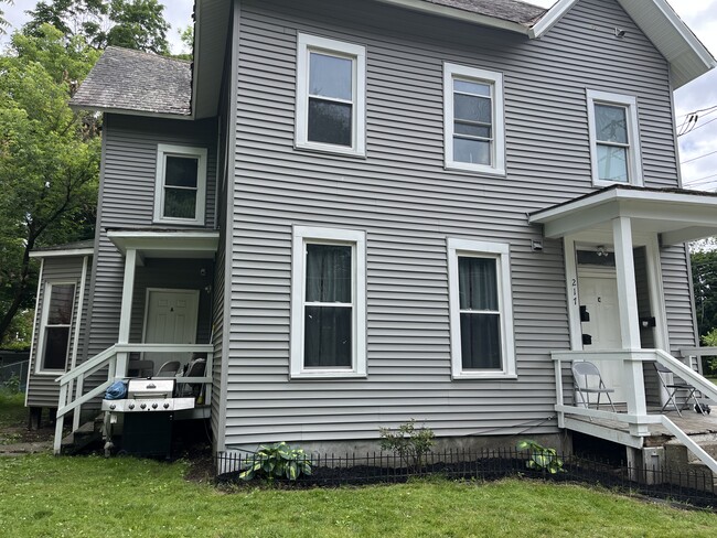 property at 217 W Hudson St