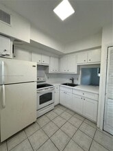 2940 NE 203rd St in Aventura, FL - Building Photo - Building Photo