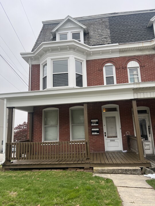 739 N George St, Unit 2 in York, PA - Building Photo