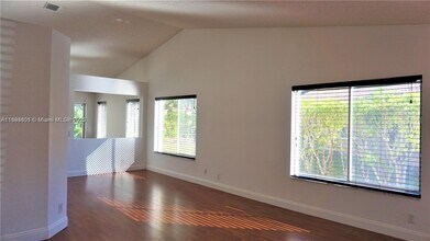 1121 Alexander Bend in Weston, FL - Building Photo - Building Photo
