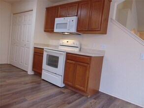 9208 Rowlands Sayle Rd in Austin, TX - Building Photo - Building Photo