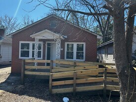 608 Cottage St in Fairmont, NC - Building Photo