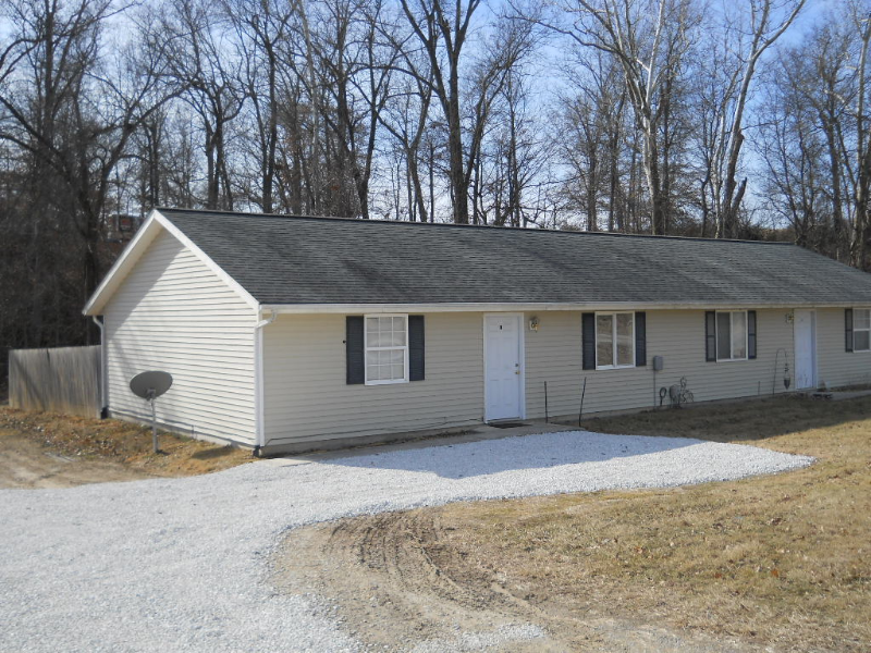 5482 County Rd 416 in Fulton, MO - Building Photo