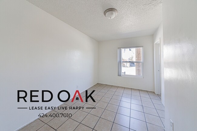 11823 Lakewood Blvd in Downey, CA - Building Photo - Building Photo