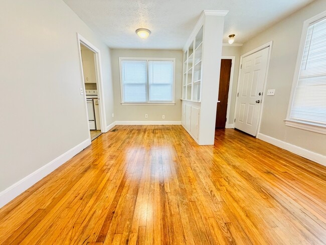 1642 Oak St in Cayce, SC - Building Photo - Building Photo
