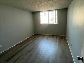 2760 Coconut Bay Ln in Sarasota, FL - Building Photo - Building Photo