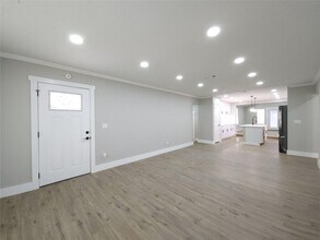 7039 Bates St in Dallas, TX - Building Photo - Building Photo