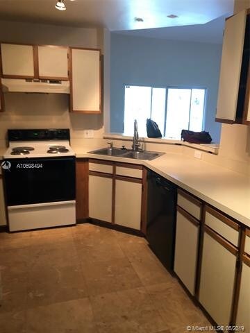 3461 NW 44th St-Unit -203 in Lauderdale Lakes, FL - Building Photo