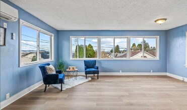 160 Maple St in Cathlamet, WA - Building Photo - Building Photo