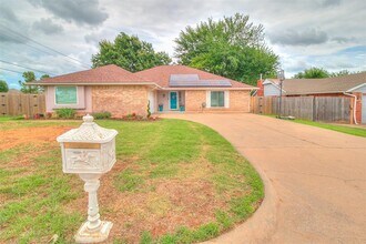 100 3 Oaks Dr in Midwest City, OK - Building Photo - Building Photo