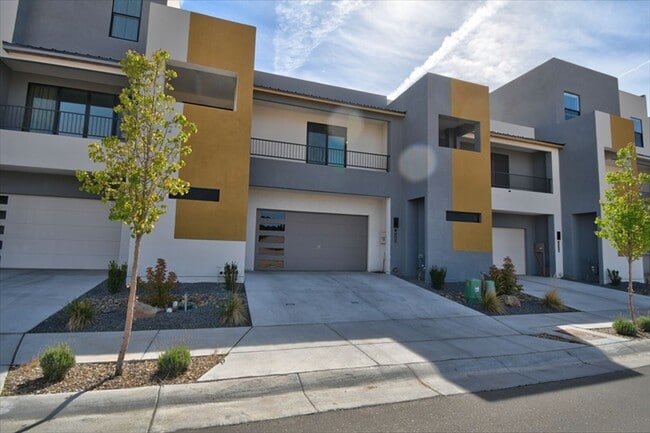 property at 4352 Wymont Circle NE