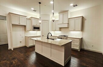 4841 Rattler Ln in Carrollton, TX - Foto de edificio - Building Photo