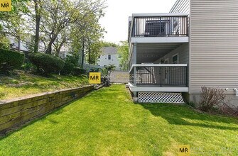 239 Trenton St, Unit A in Boston, MA - Foto de edificio - Building Photo