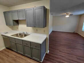 2713 Oak Park Ct in Tallahassee, FL - Building Photo - Building Photo