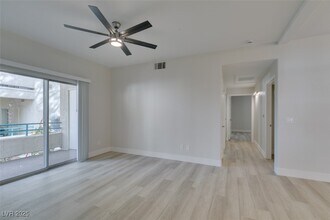 2251 Wigwam Pkwy in Henderson, NV - Building Photo - Building Photo