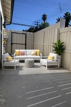 6641 Glade Ave, Unit 6639 Glade in Woodland Hills, CA - Building Photo - Building Photo