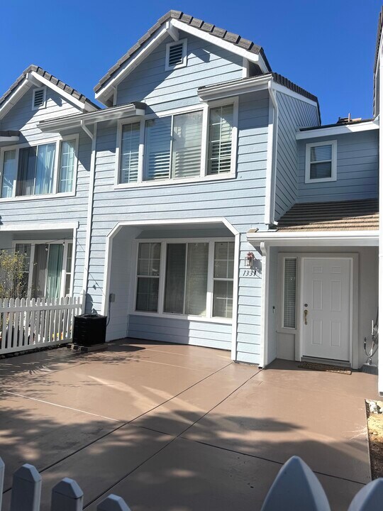 1331 Statice Ct in Carlsbad, CA - Building Photo