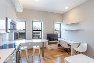 115 Mt Auburn (Fully Furnished) in Cambridge, MA - Foto de edificio - Interior Photo