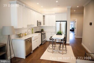 39 U St NE in Washington, DC - Foto de edificio - Building Photo