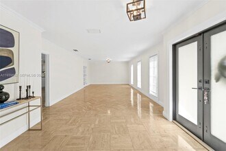 7221 SW 110th Ter in Miami, FL - Building Photo - Building Photo