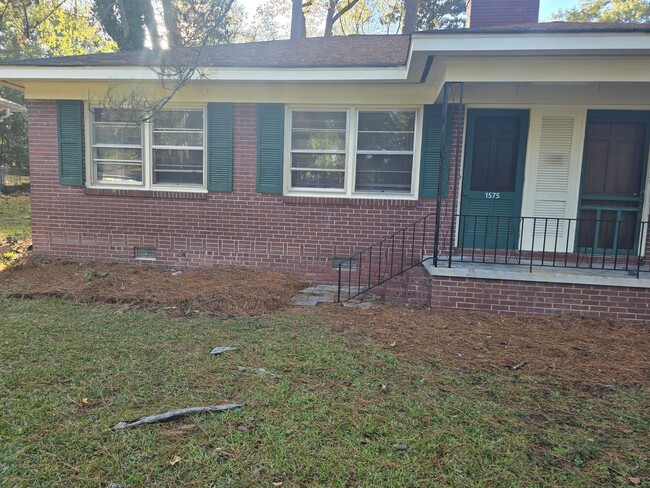 1575 Lonsford Dr in Columbia, SC - Building Photo - Building Photo