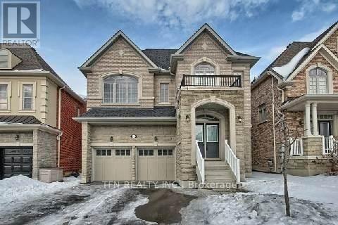 12 Chaiwood Ct in Vaughan, ON - Building Photo