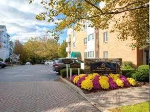 Avalon Glen in Stamford, CT - Building Photo - Building Photo