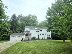 7376 Chagrin Rd in Chagrin Falls, OH - Building Photo - Building Photo