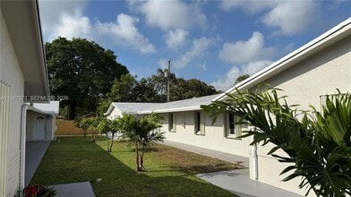 216 NW 12th St in Pompano Beach, FL - Building Photo - Building Photo