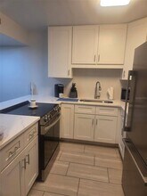 1836 N Crystal Lake Dr in Lakeland, FL - Building Photo - Building Photo