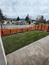 985 Warco Dr in Cascade Locks, OR - Building Photo - Building Photo