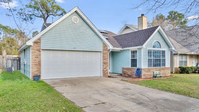 330 Brookwood Blvd in Mary Esther, FL - Building Photo - Building Photo