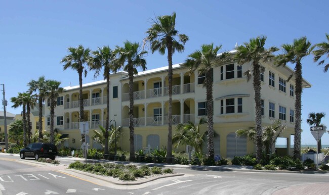 Sand Castle in Bradenton Beach, FL - Foto de edificio - Building Photo