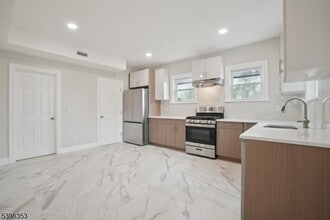 19 Ashwood Ave in Summit, NJ - Building Photo - Building Photo