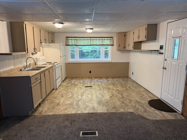 property at 1031 S Bank St