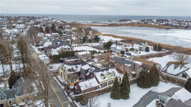 167 Coggeshall Ave in Newport, RI - Building Photo - Building Photo
