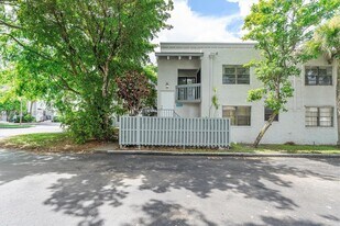 10542 NW 7th Terrace in Miami, FL - Building Photo