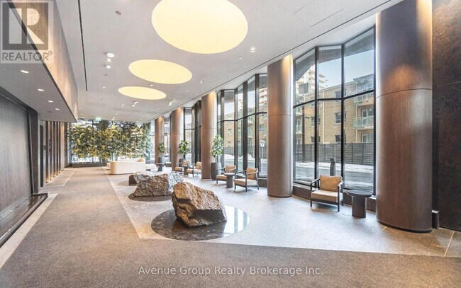 110 Broadway Ave in Toronto, ON - Building Photo - Building Photo