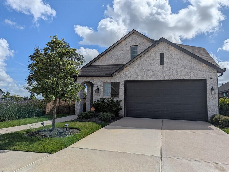 10503 Dolce Ln in Arcola, TX - Building Photo
